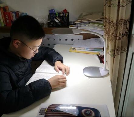 家校联动同心抗击疫情,家校携手战疫情凝心聚力育未来