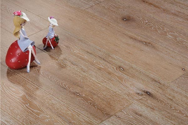 德尔实木复合地板的优缺点,圣象实木复合地板的优缺点