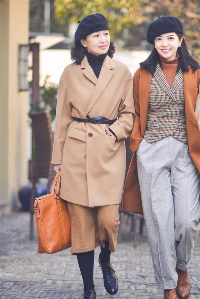三木驼色大衣怎么穿,三木妈妈驼色羊绒大衣搭配