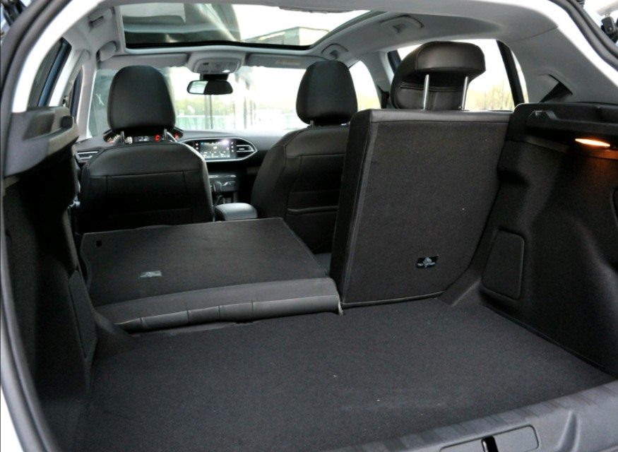 标致308s与高尔夫哪个性价比高,标致308s和高尔夫7对比试驾