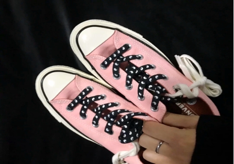 春季一双帆布鞋减龄随性,什么样的帆布鞋百搭又好看