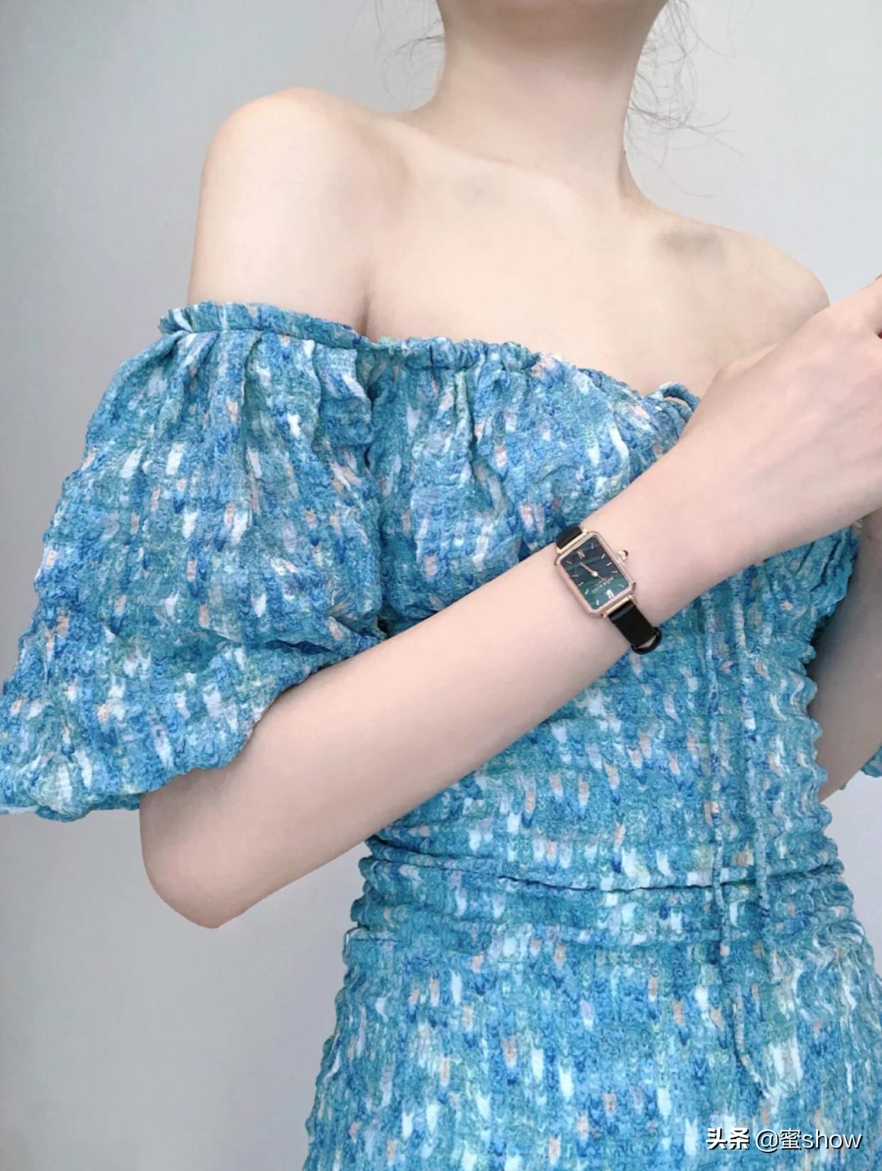 特别显身材的连衣裙叫什么名字,中袖藏蓝色连衣裙气质高级感