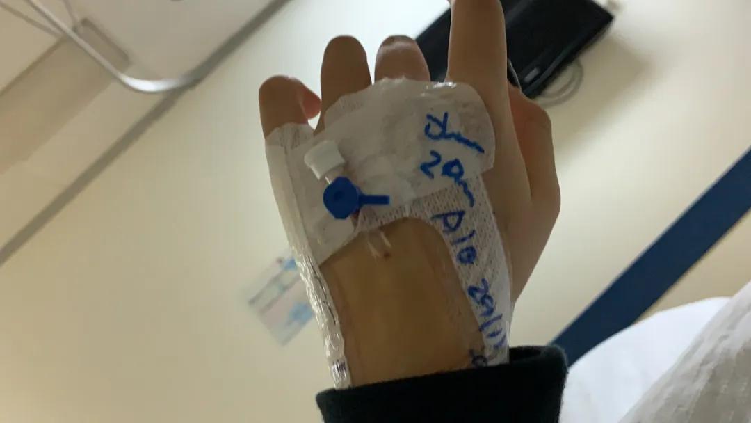 回不去的家，病在异乡，6岁女儿说，妈妈我来找你，把你带回家|困在土豪城迪拜的中国人