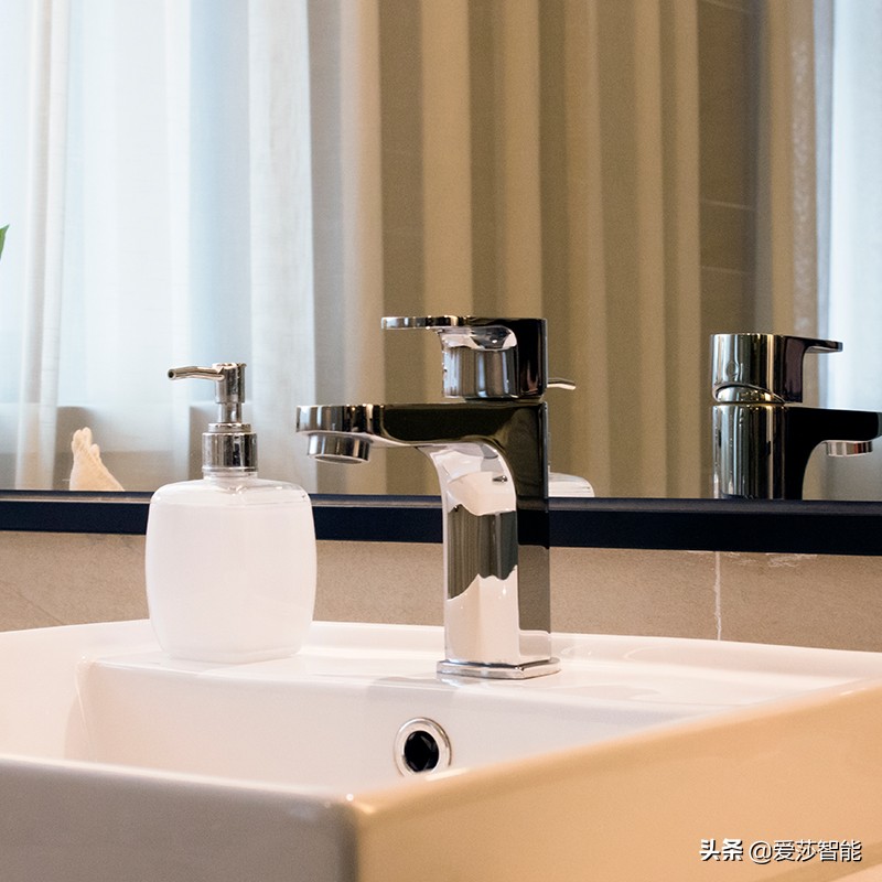 卫生间发潮发霉如何处理,家里卫生间异味发霉严重怎么办