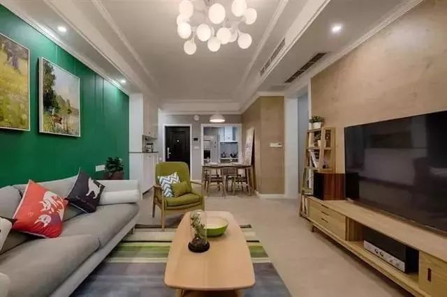 墙纸与乳胶漆的优缺点,墙纸比乳胶漆甲醛多吗