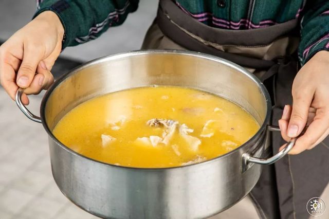 好吃又养生的花胶鸡,秋冬必打卡的养生花胶鸡