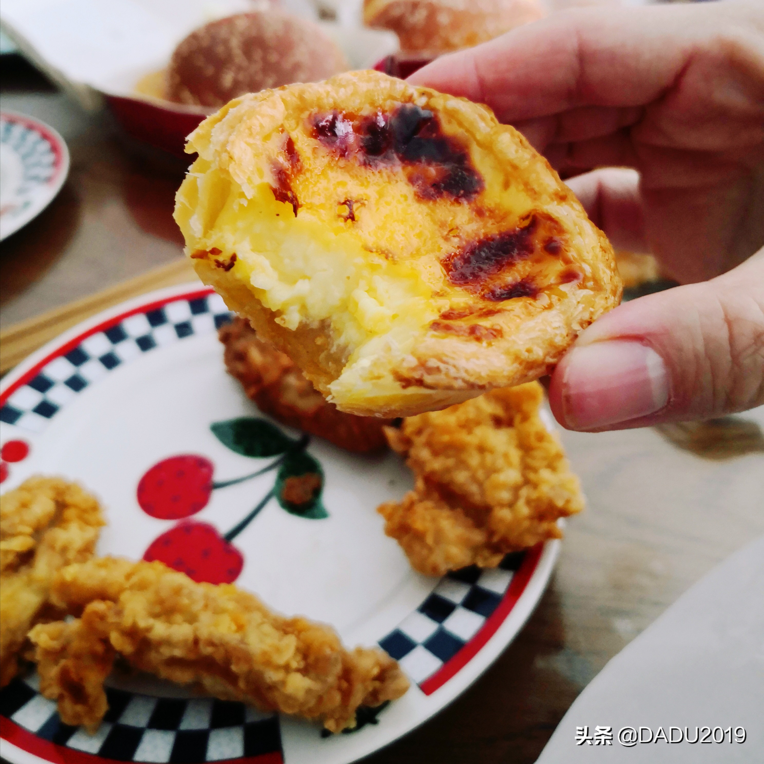 看肯德基之各种桶味道测评,肯德基新春巨大的金桶好吃吗