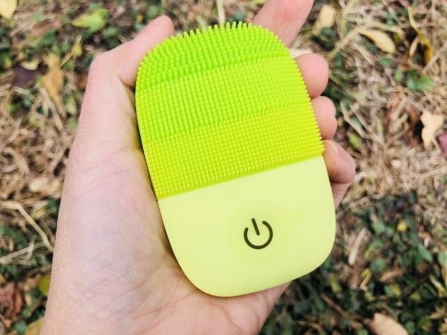 小米有品现价格屠夫，内嵌露娜1000元机芯，甩出100却还能找零！