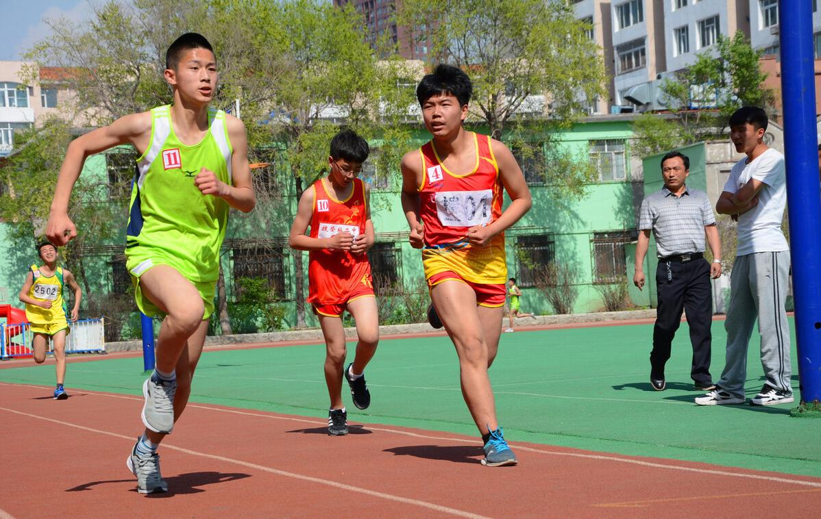 大学生体测1500米跑步技巧,跑步体测小窍门有哪些