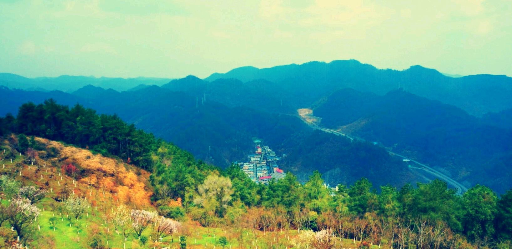 武当山下美丽山城，东风汽车的发祥地，十堰市张湾区