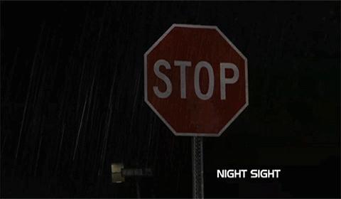 开车强光刺眼导致的车祸,夜晚行车路灯刺眼造成事故怎么办