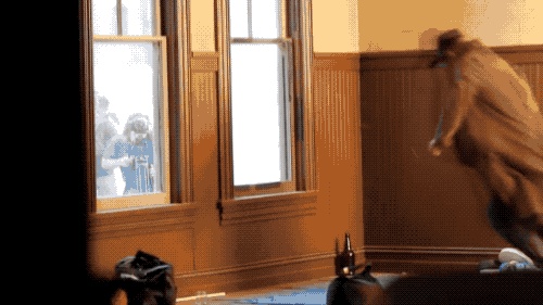 电影里用啤酒瓶“爆头”,是真的玻璃瓶吗?