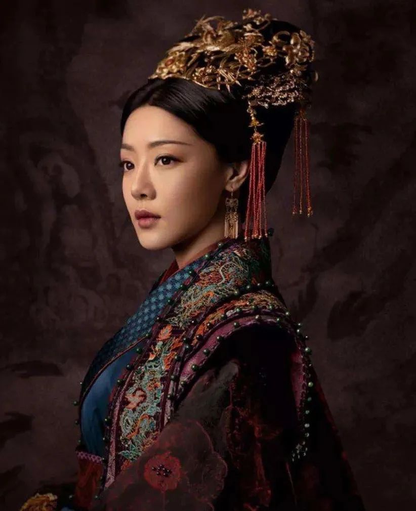 宫女小姐姐,小宫女给娘娘洗衣服