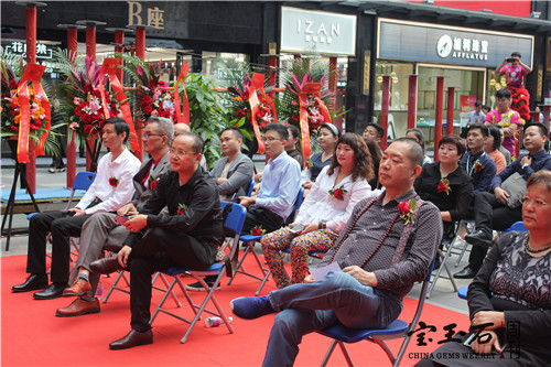 “靓K金，中国造”，金妮尔K金盛耀开业