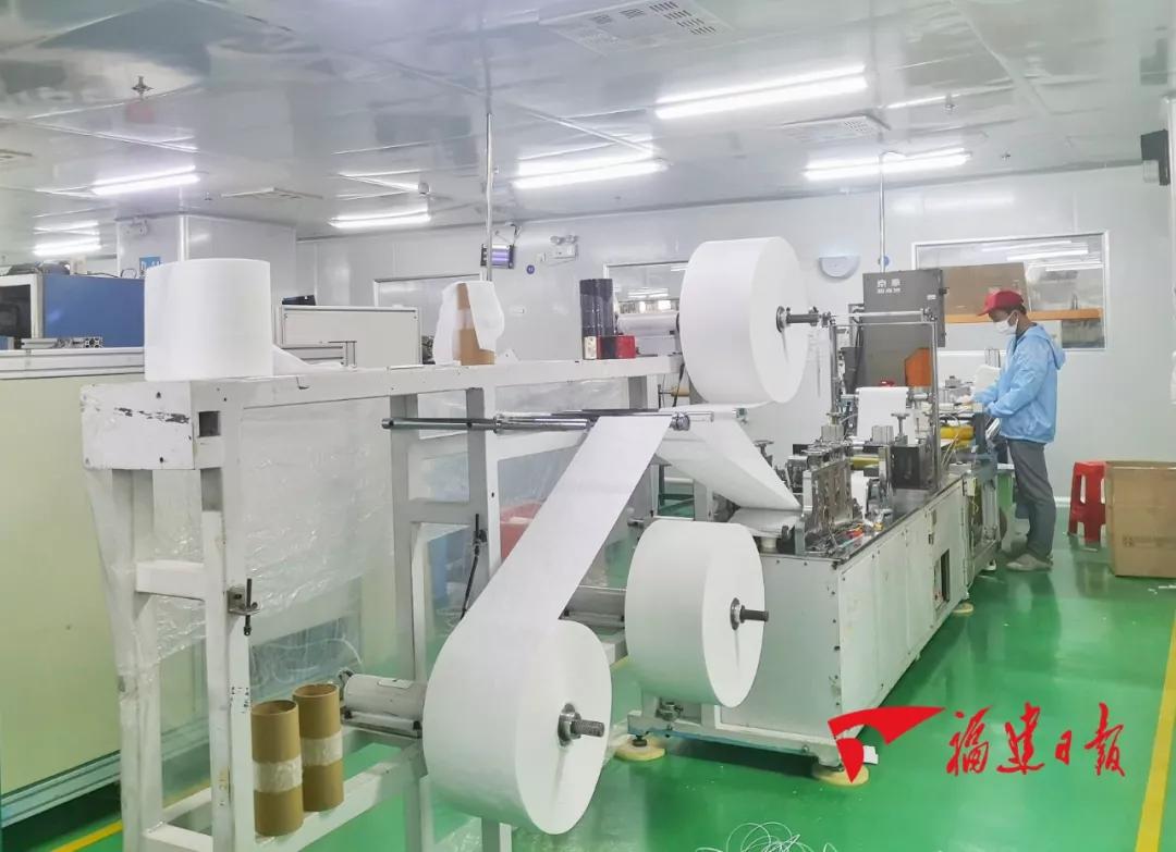 福建企业改生产防护服,福建口罩转产