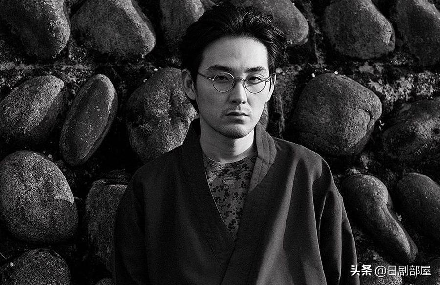 日本顶级星二代松田龙平，日本娱乐圈的另类*男美**