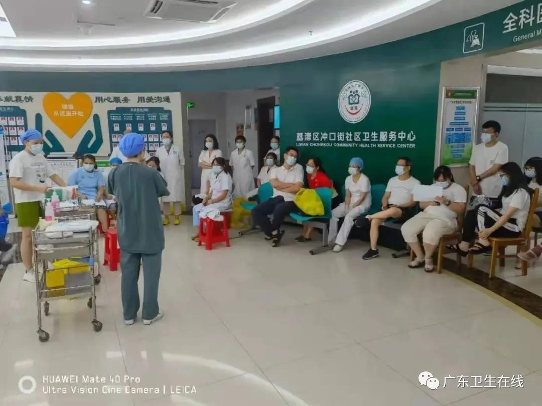 广州市一医院的“她力量”：路过社区采样点，就地上岗