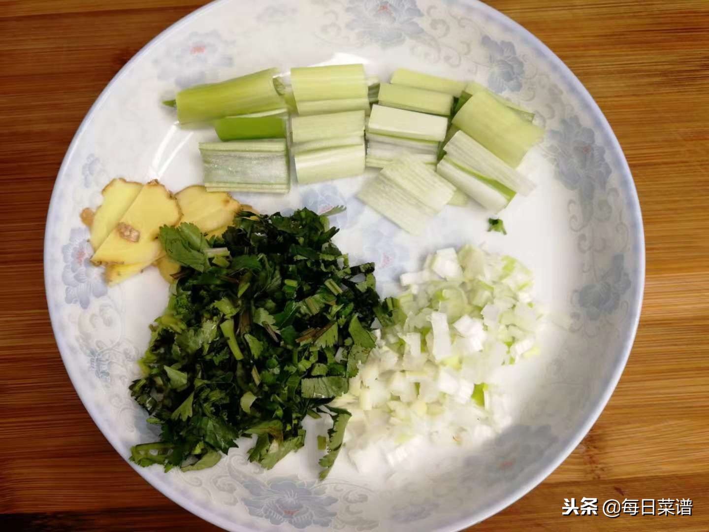 在家如何做火锅简单又好吃,怎么自己在家做火锅好吃