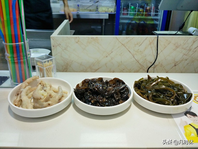 黄焖鸡米饭酸菜鱼拌饭,一个人也可以吃的酸菜鱼饭