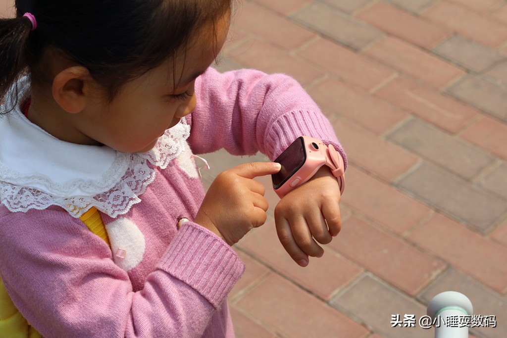 小米推出米兔儿童学习手表4,功能强大到没朋友,899元值得买吗?