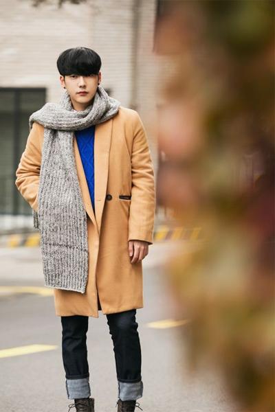 男生卡其色大衣穿搭高级感,男生卡其色衣服内搭怎么搭配