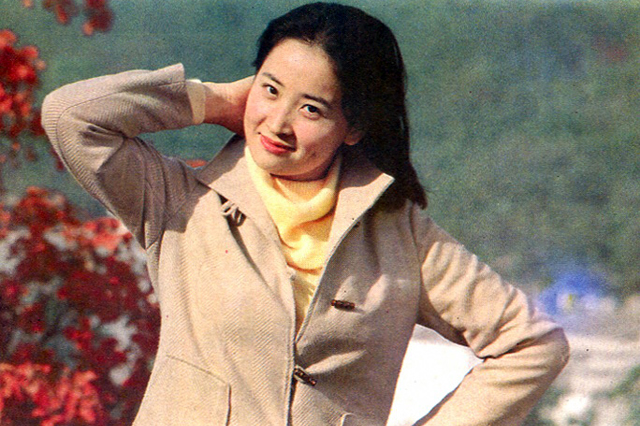 80年代风华绝代的女明星,80年代上影厂3位美女明星