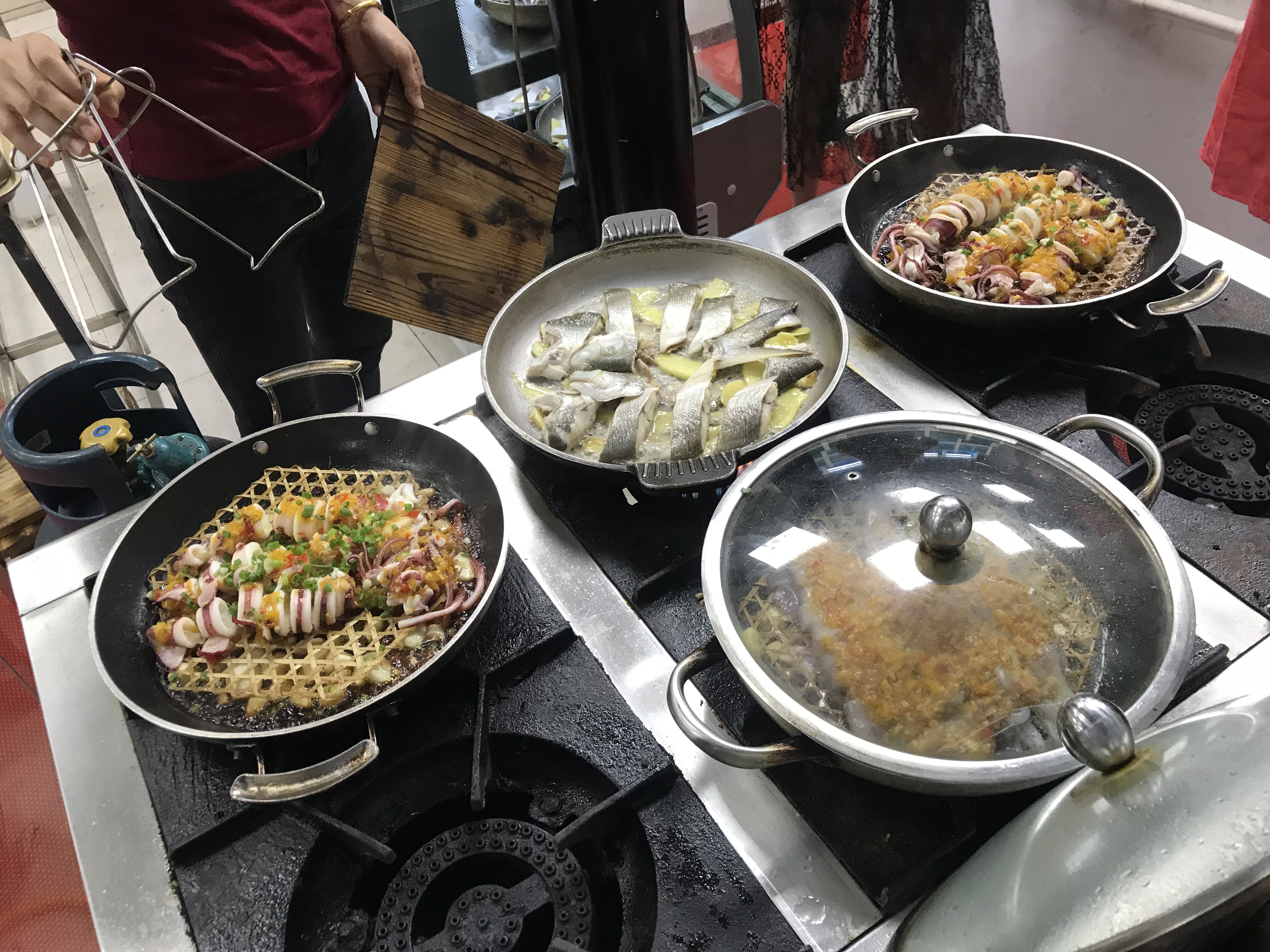 来来海鲜,旧店迁新址,老板直说我们家的菜都好吃,来过都想再来