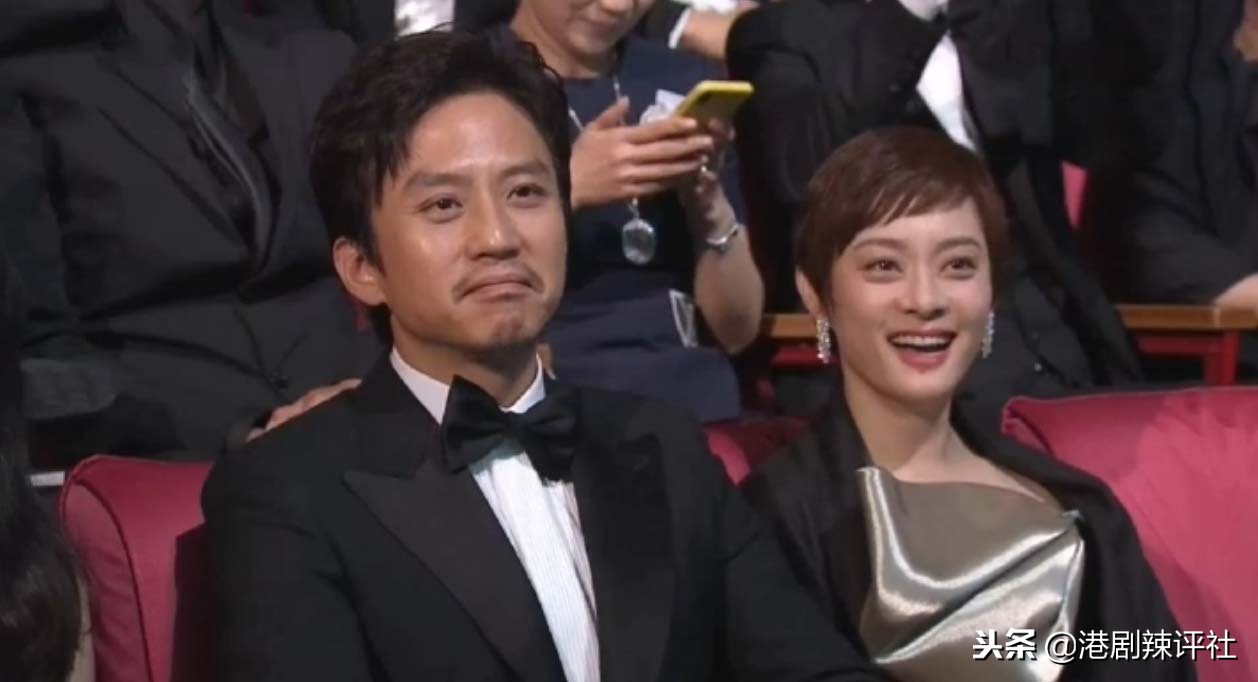 张艺谋荣获最佳导演,巩俐孙俪拍手叫好,为何邓超却笑不出来?