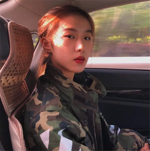 巨婴女孩16岁还要喂饭,24岁女巨婴因生活费与父母大吵