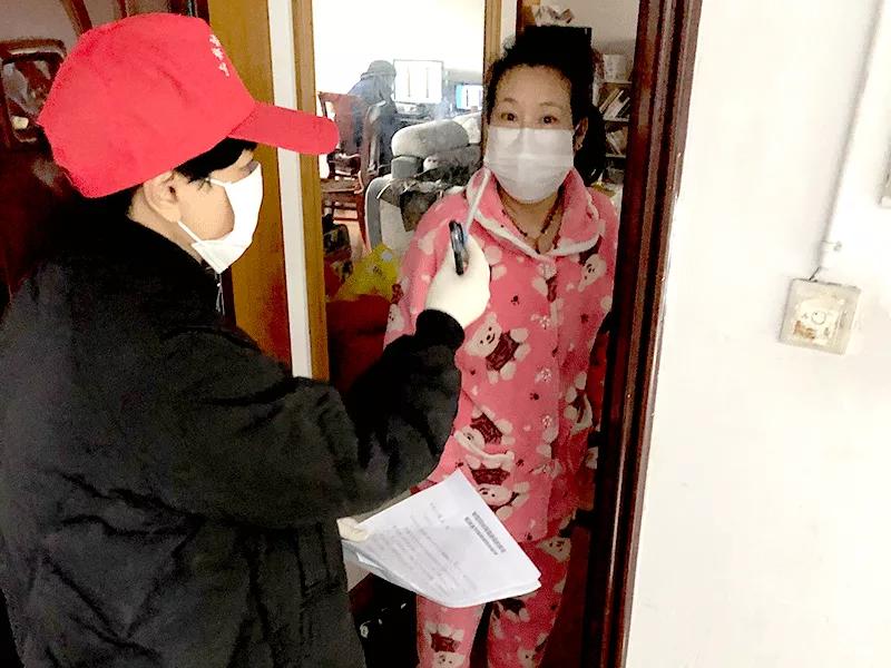 奋战在抗疫一线巾帼英雄们,坚守在疫情防控一线的勇士们