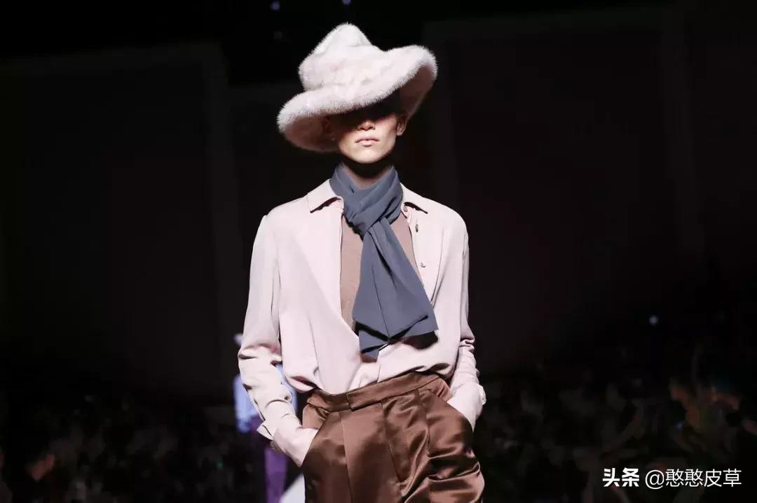 獭兔皮草怎么分辨是真是假,兔毛皮草怎么鉴别真假