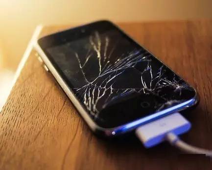 手机碎屏了怎么修,手机碎屏了怎么换手机屏