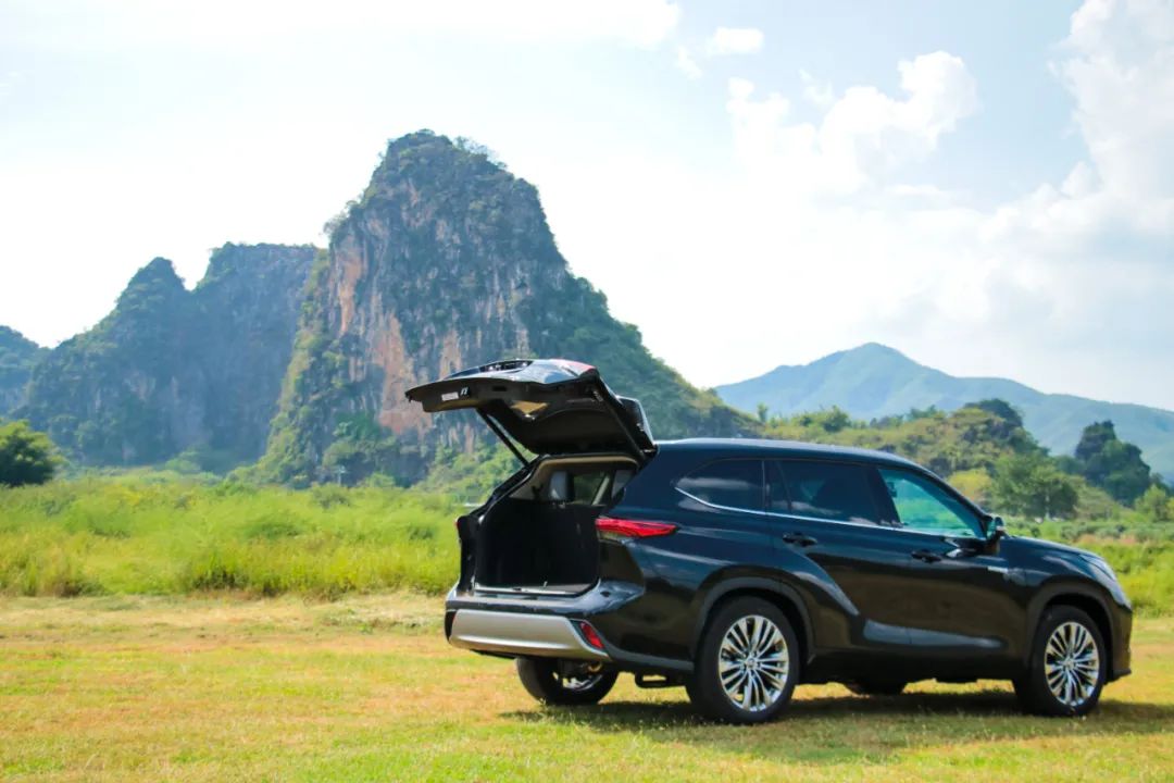 第四代汉兰达精英版体验,汉兰达两驱精英7座试驾视频