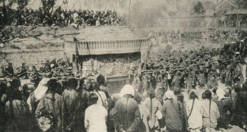 世界最节俭的女人,世界最奢侈的女人