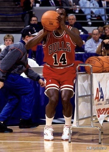 三井寿库里,库里的偶像是什么呢