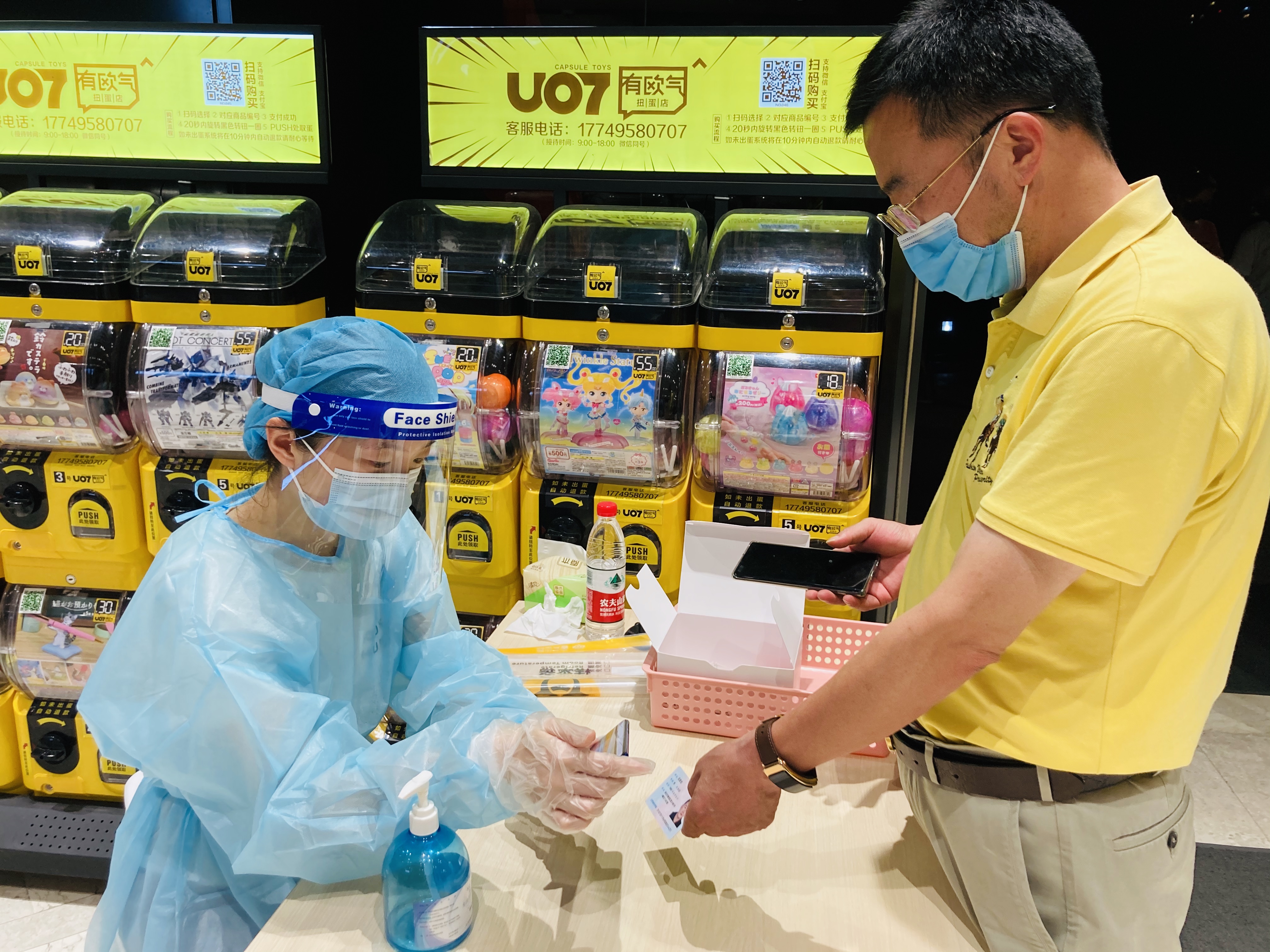 区街新闻|70多幅照片记录世茂滨江社区辖内志愿者,南京感谢你们