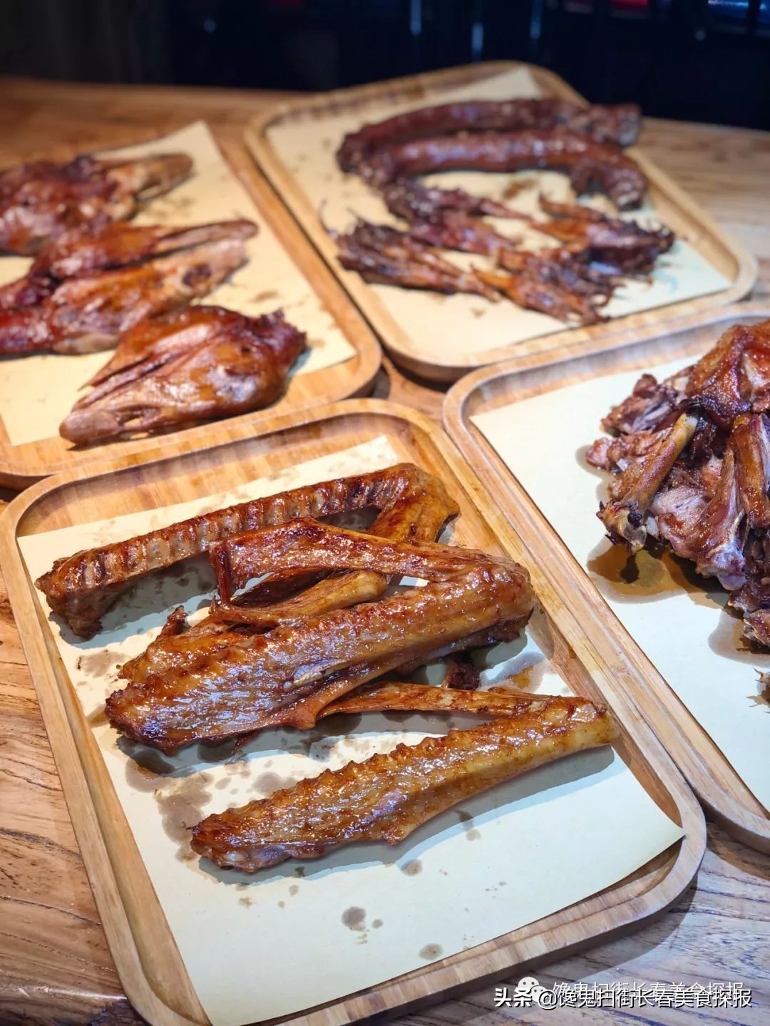 二道老厂区奇店。鹅的一切,全都炭火烤。烤鹅脖大锤抡