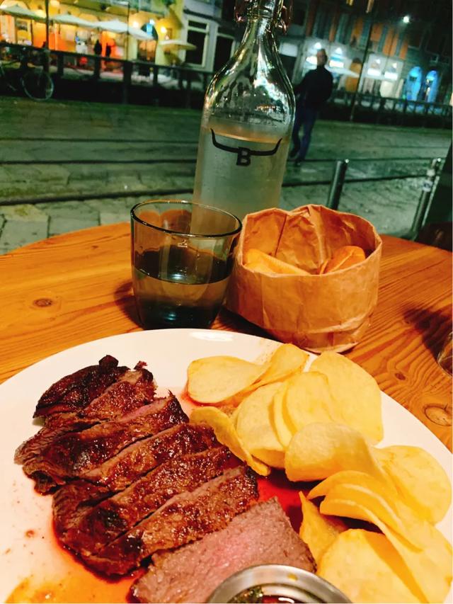 意大利米兰城市漫步,意大利米兰的冬季极夜