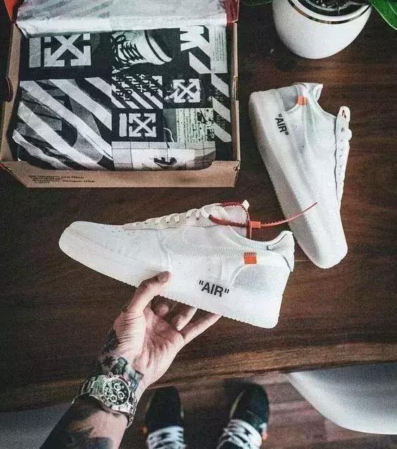 不懂OFF-WHITExNike，没关系！看完你就懂了！