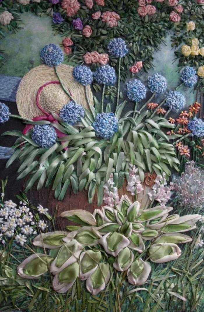 最新流行的十字手工刺绣,两条丝带绣的立体花瓣绣教程