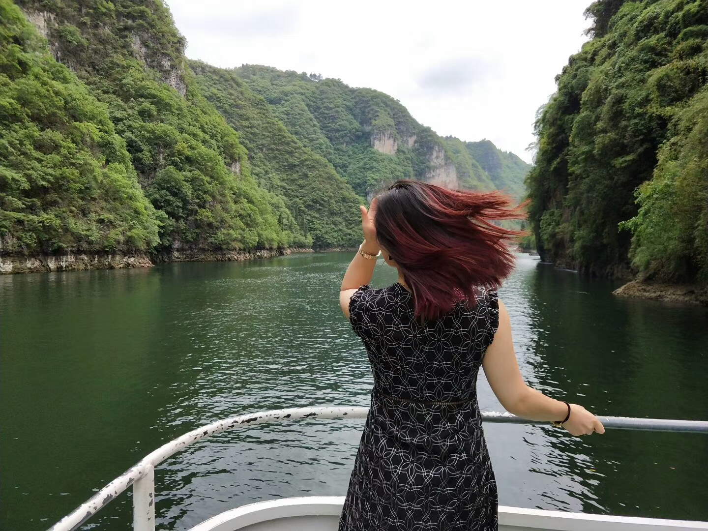 走近鑫源房产何家敏的奋斗:一年365天,一天500通业务电话