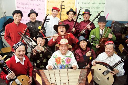 东方儒牛：没有音乐基础的中老年人，适合学乐器吗？