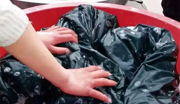 脏羽绒服真的可以一喷去污吗,白色羽绒服防脏喷雾