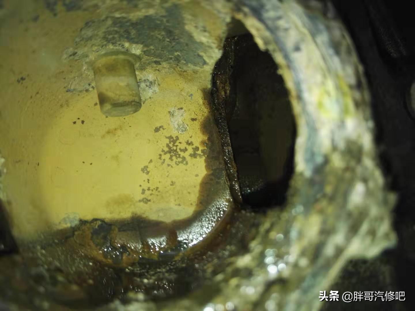 老富康缸盖漏油,老款富康水温高风扇不转