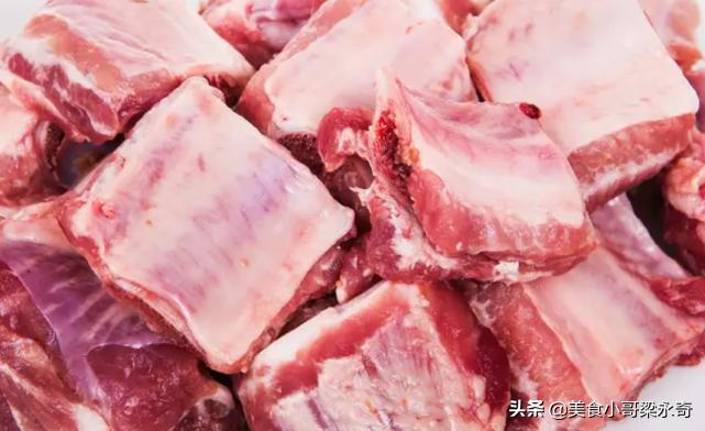 排骨焯水后为啥又老又柴？大厨教你炖排骨的正确做法，不学就亏了
