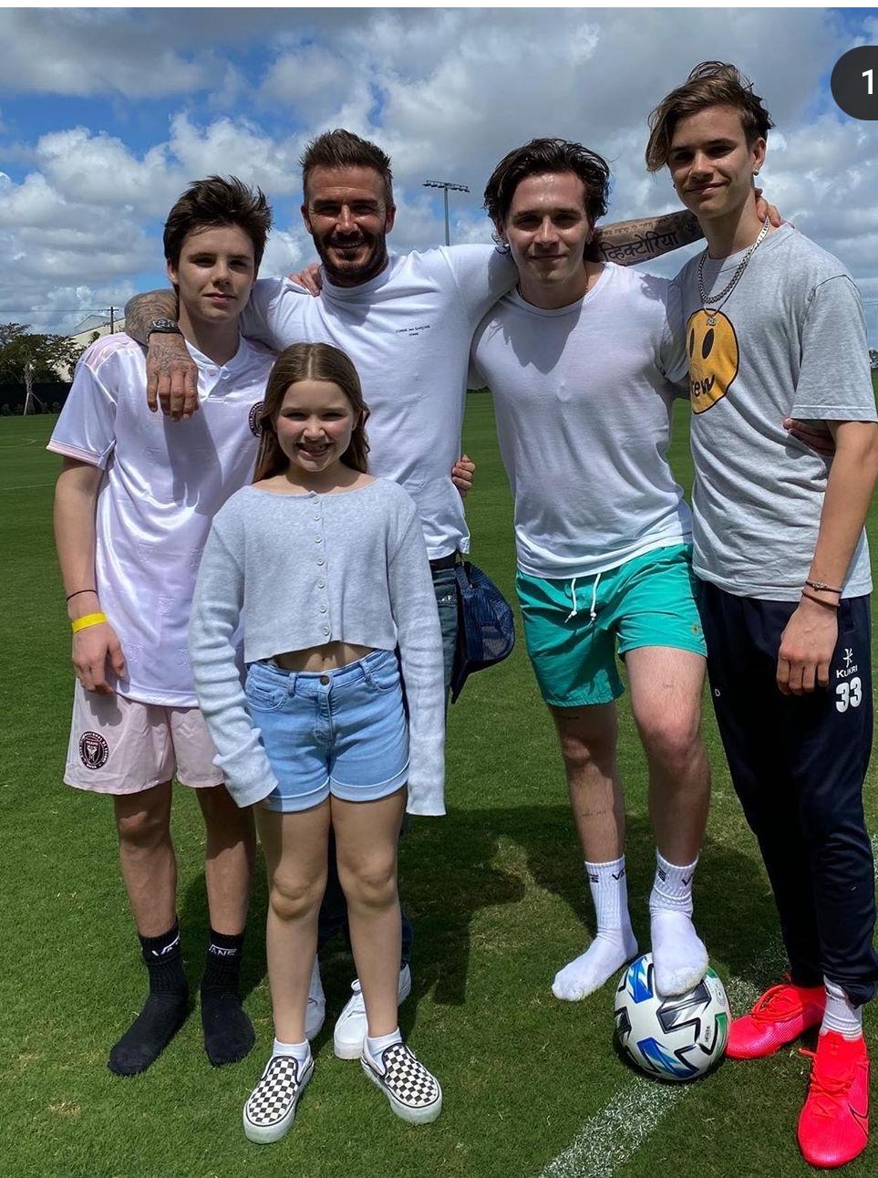 贝克汉姆女儿健身,贝克汉姆女儿游泳