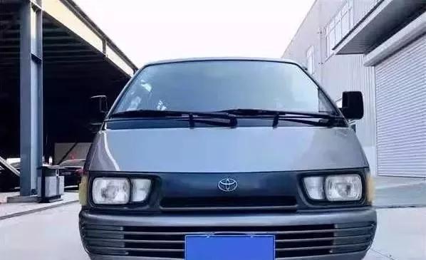 纯进口丰田小霸王车,11年丰田小霸王2.0l中东版七座