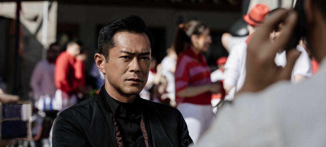 比古天乐和刘德华还拼命，64岁的任达华究竟图什么？