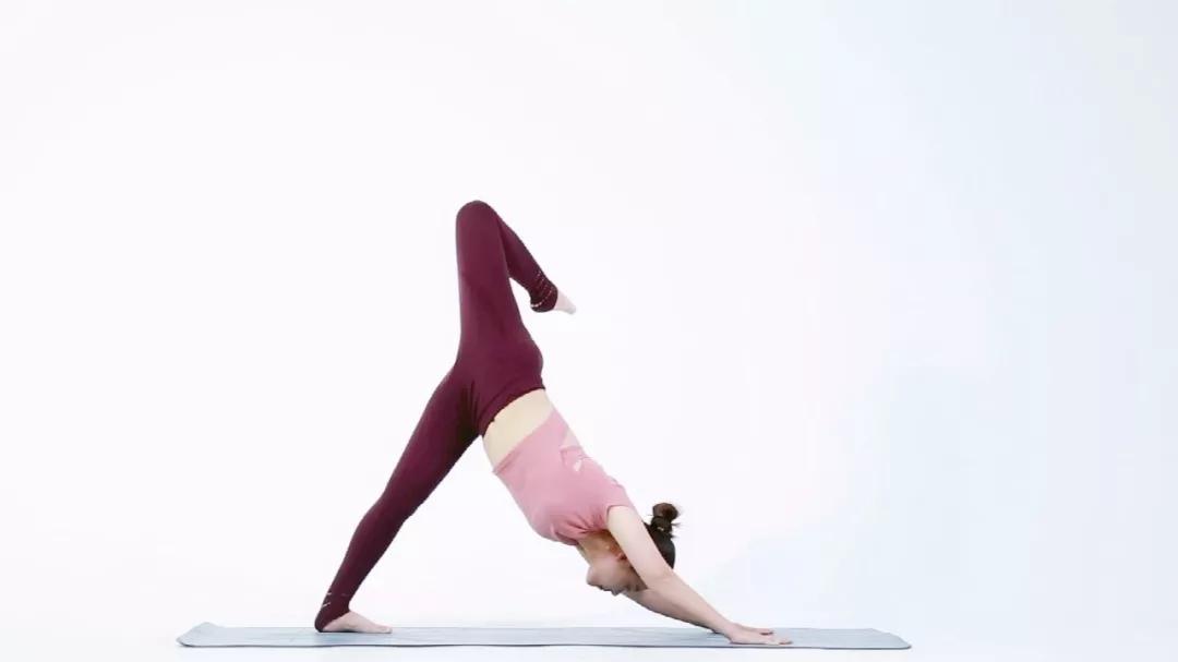 瘦肩收副乳最快的方法,开背收副乳的锻炼方法