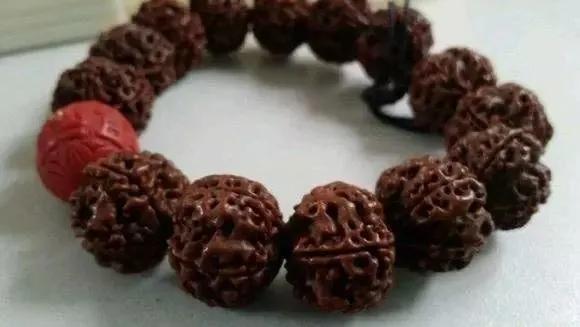 金刚菩提手串黑了怎么办,金刚菩提上油黑了怎么处理